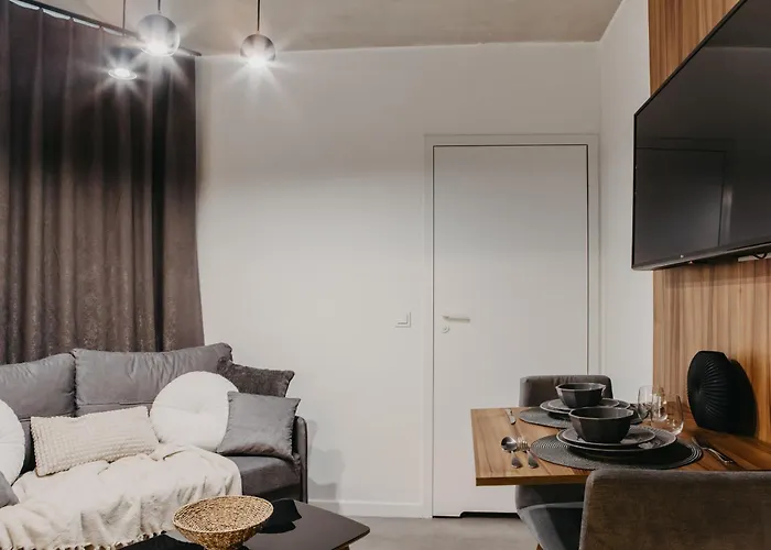 Free Parking, Center, Stadium