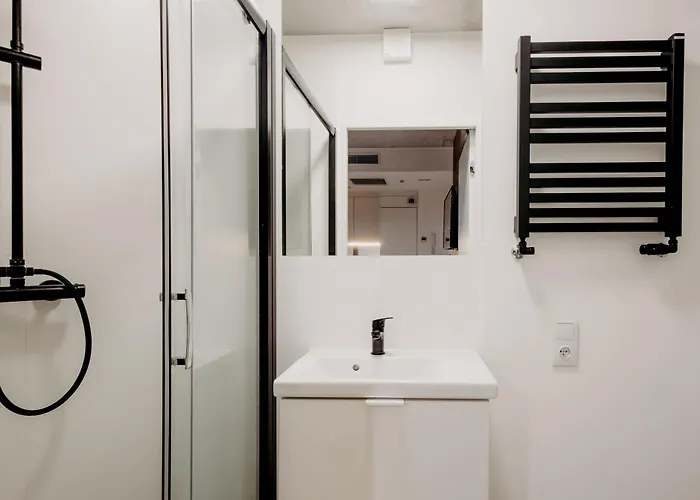 Free Parking, Center, Stadium